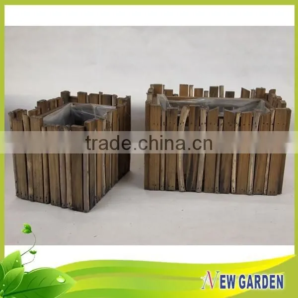Factory Price Plastic Liner and Wooden Design Garden Flower Pot photo-2