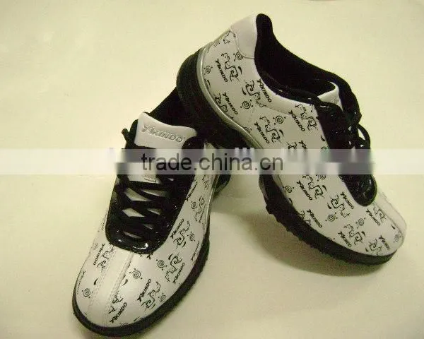 Wholesale Golf Shoes, High Top Golf Shoes for Men Women Boys Girls Have Spike for Business Sport on the Grass photo-2