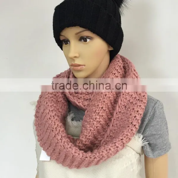 Women Winter Heavy Knit Infinity Scarf photo-4