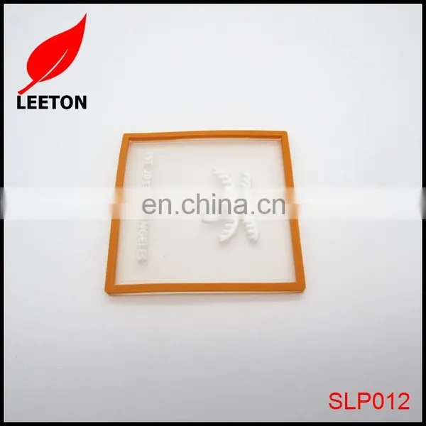 Factory Custom Plastic Square Logo Badge for Garment photo-3
