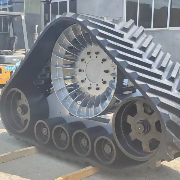 Converting a Harvester to a Triangular Track Semi Chain Track With Good Passability, Anti Sinking and Anti Slip photo-4
