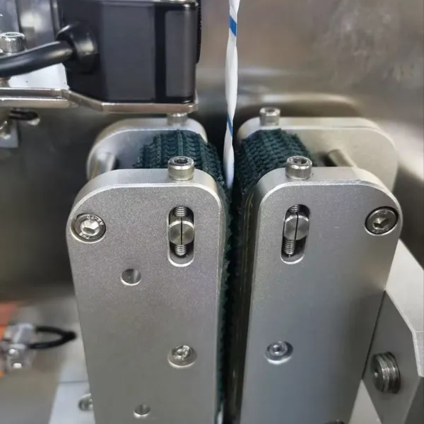 Industrial Dual Head BPG-200S Desiccant Insertion Equipment With Precise Metering photo-4
