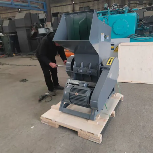 PET & PP Plastic Crusher Crushing Machine for Waste Plastic Processing photo-3