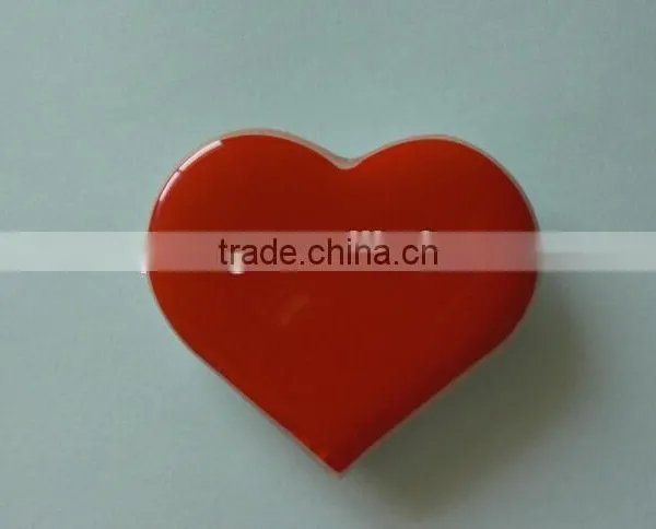 Promotional Heart Shaped LED Lighting Badge Pins for Souvenir Gifts photo-2