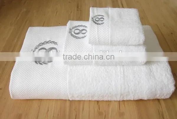 Egyptian Cotton Wholesale Factory Price White Hotel Embroidery Bath Towels photo-6