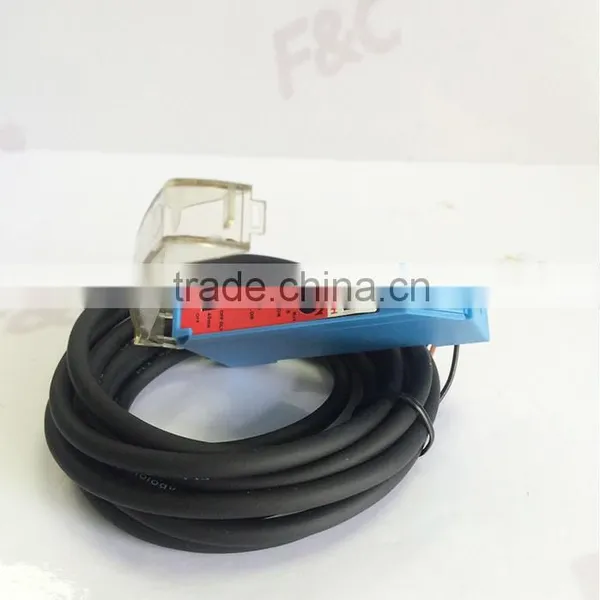 FF-12P PNP General Purpose Fiber Optic Amplifier and Fiber Optic Sensor for Glass Test photo-4