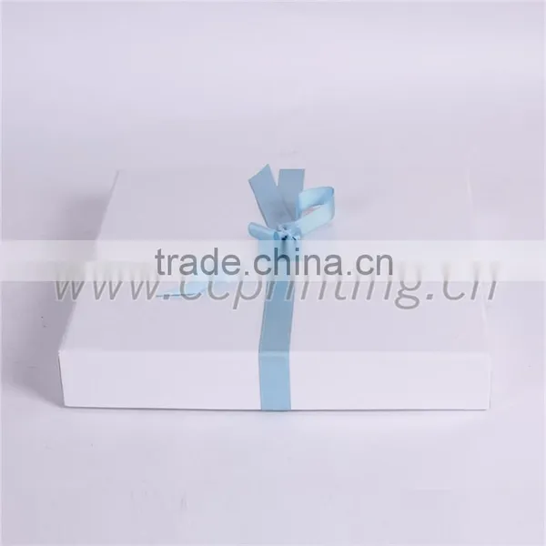 White Engagement Paper Gift Box Packaging Box With Blue Ribbon photo-3