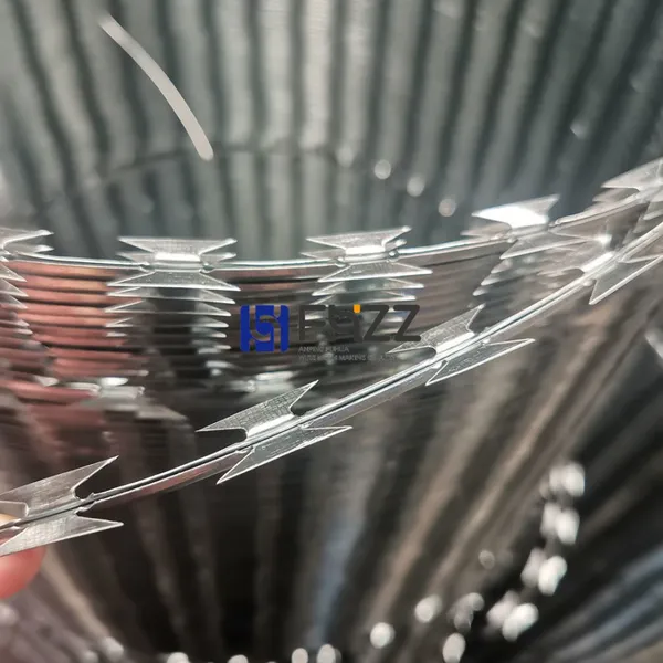 Very Bright Hot Dipped Galvanized Concertina Razor Barbed Wire BTO-22 Diameter 450mm×180loops photo-2