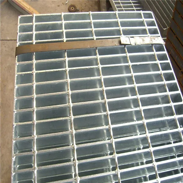 Hot Dipped Galvanised Grid Mesh Flooring For Rain Gutter Treads Steel Grating photo-3
