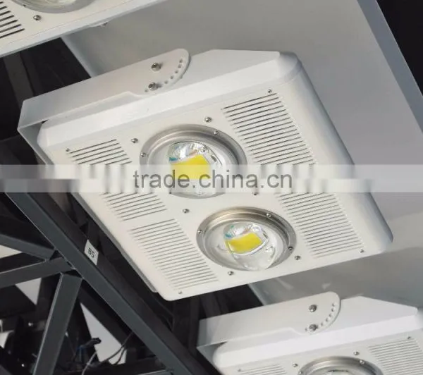 5 Year Warranty Spray Paint Plastic Led Flood Light 80W Flood Light photo-4