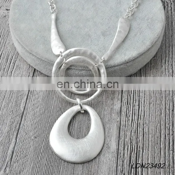 Silver Hammered Circle Necklace photo-4