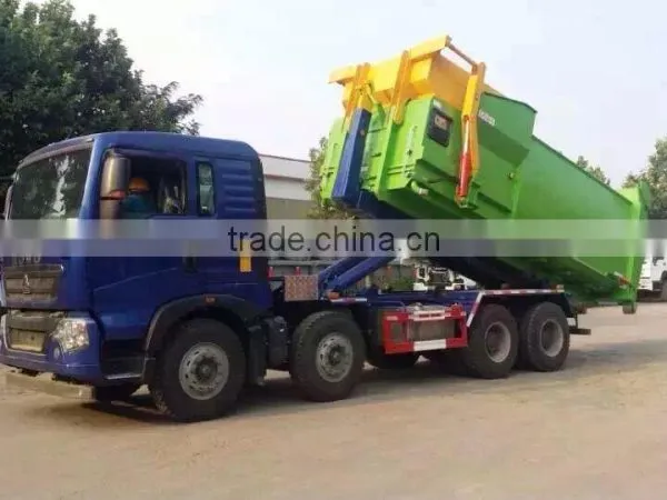 Sinotruk Carriage Removable Garbage Truck for Sale Euro 5 (nature Gas) With Spare Prets photo-2