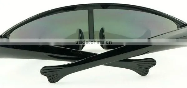 Popular Features One Hairpin Sunglasses Fish-shaped Universal Movement of Wind Sunglasses photo-4