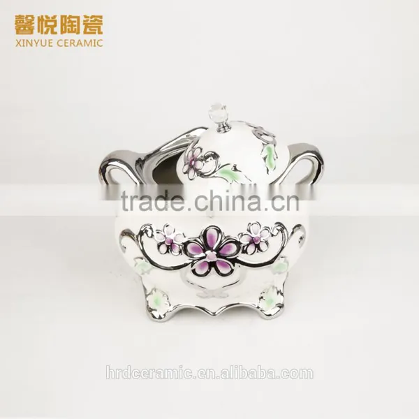 Hot Sale Smoking Clear Ashtray, Ceramic Ashtray With Lid in Stock photo-3