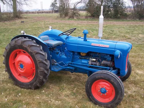 High Efficiency Agricultural Farm Tractor 400hp 4x4 4x4