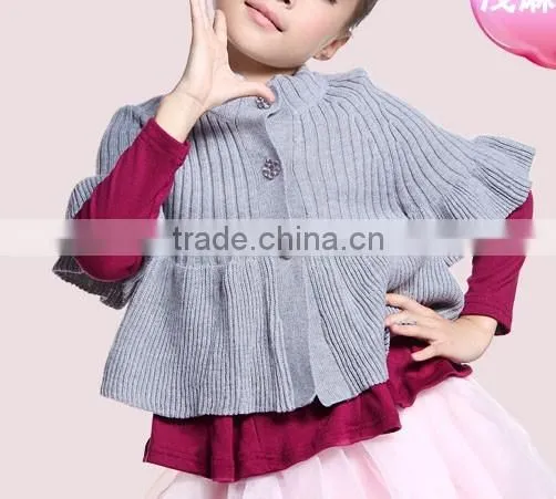 Fashion Design Batwing Sleeve Hooded Kids Girls Poncho Sweater photo-3