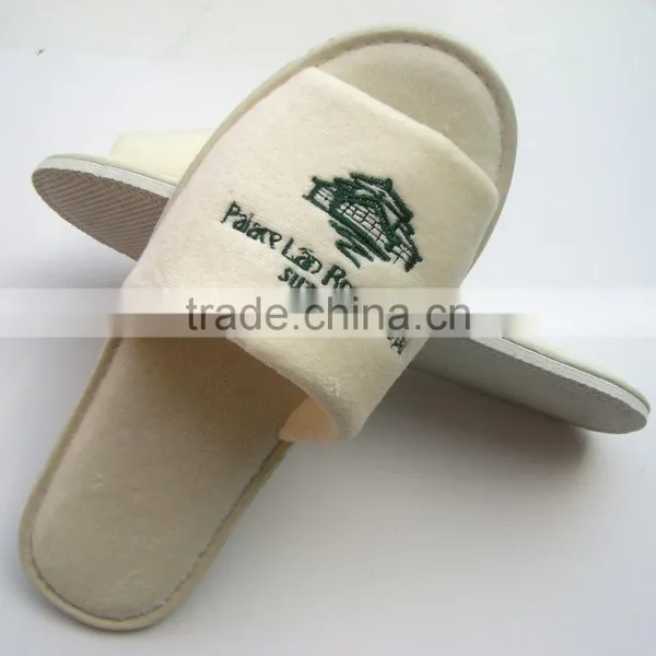 2016 Soft Feeling Wholesale White Velour Embroidery Cheap Hotel Slipper photo-6