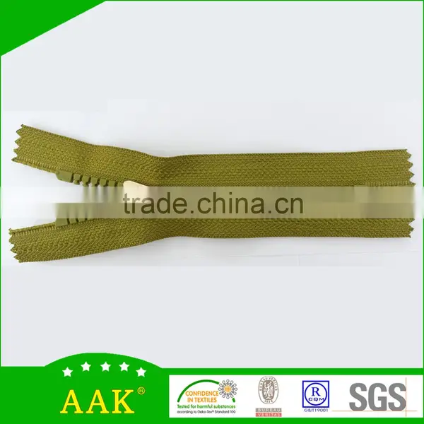 Close End With Metallic Color Puller 8# Delrin Teeth Zipper Manufacturer Quality Choice photo-4