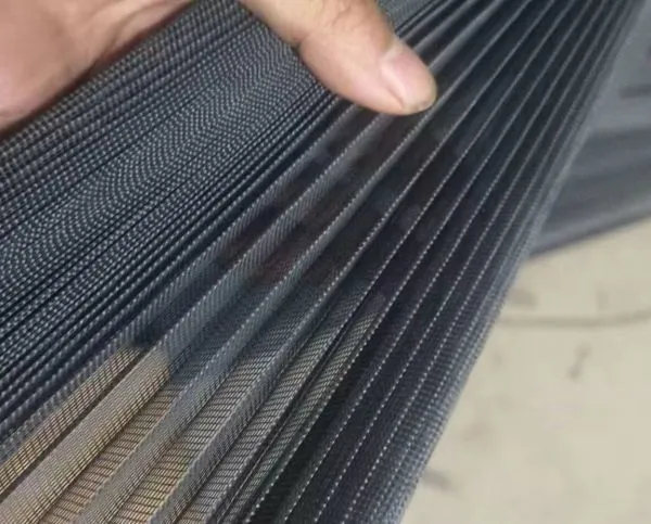 PET Plisse Anti Dust Mesh, 0.8mm Thickness, 300μm Pore Size, Chemical Resistant for Industrial Use