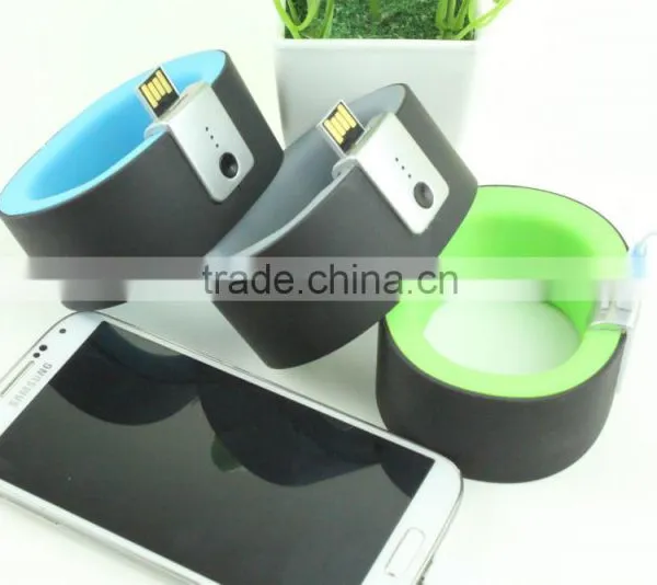 Moveable Phone Charger With 8G Memory 2in1 Charger photo-4