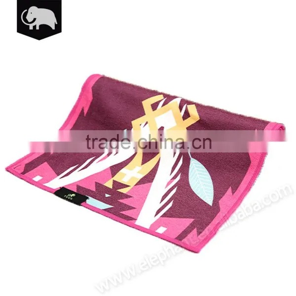 China Wholesale Color Printed Recyclable Sport Yoga Towel in Small Size
