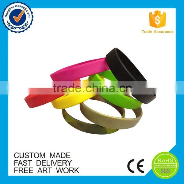 China Supplier High Quality Printing Custom Silicone Bracelets photo-6