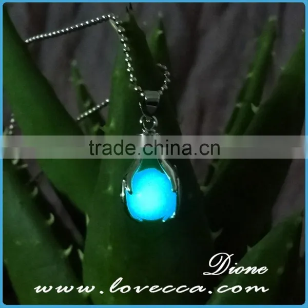 How Cool!! Glowing Magic Heart Locket Stone Pendants Lights Up In The Dark photo-2