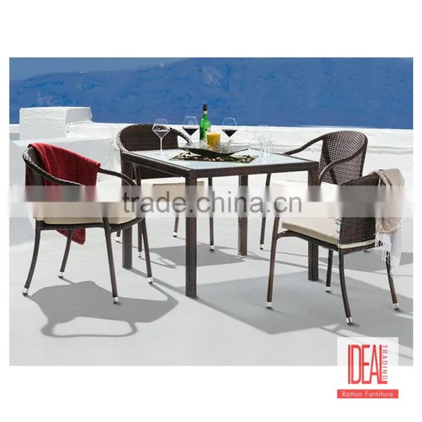 High Quality China Outdoor Furniture PE Rattan Dining Table and Chair Set for Garden