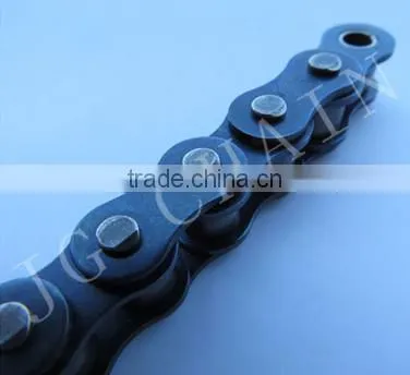 Made in China Din Standard Carbon Steel Material Machinery Transmission Driving 12b-1 Roller Chain photo-3