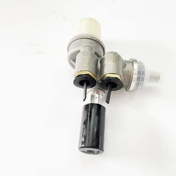 Diesel Engine Parts 914 Engine Fuel Pump 04233878 for Deutz Engine photo-4