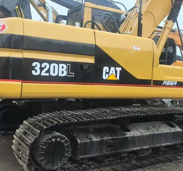 Export of Caterpillar 320B Excavators From China photo-3