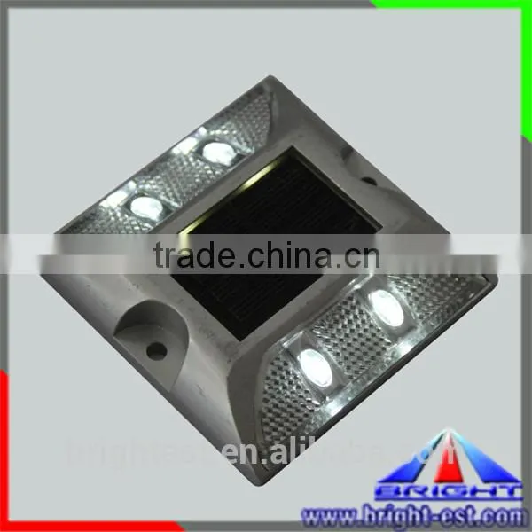 Environmentally Friendly IP68 Waterproof Aluminum Reflective Led Solar Road Stud With 1PC 800mAH Ni-Hm High Temperature Battery photo-5