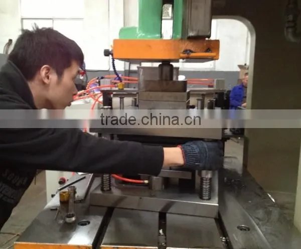 Aluminum Foil Container Making Machine photo-4