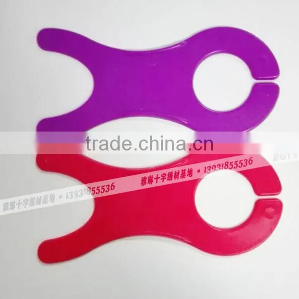 Cross Stitch Material Hand Knitting Yarn Big Plastic Boards Plastic Threading Boards photo-2