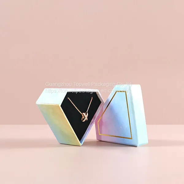 Оптовая продажа индивидуально изготовленных ювелирных коробок. Белые