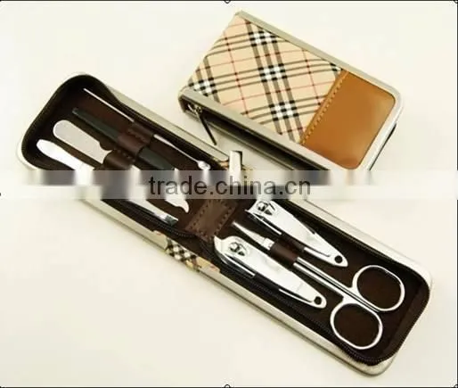 Manicure Kit / Nail Care Set / Cosmetic Tools Set With the pu Box