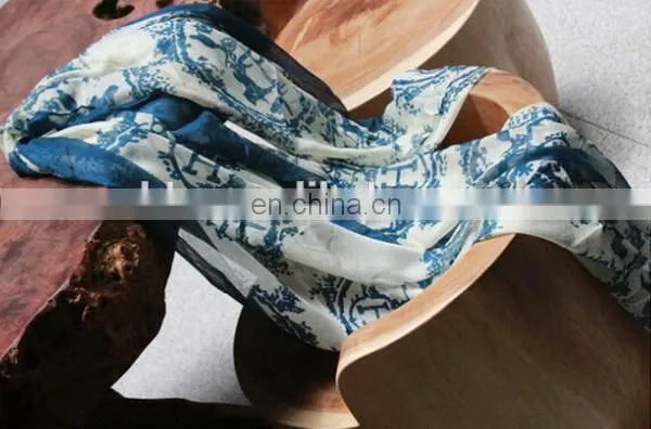 Women Soft Warm Scarf Ice Silk Cotton Scarf Autumn and Winter Fashion This Year Ladies Shawls Scarf photo-2