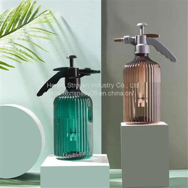 2L Air Pressure Spray Bottle Garden Cleaning Trigger Sprayer Pump Hand Pressure Sprayer photo-4