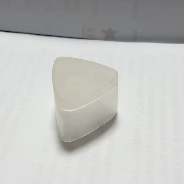 Emballage de cosmétiques de luxe extrême, capuchon de protection triangulaire sur mesure, moulage en matériau PA ABS SAN, outillage multi-cavités, UAE