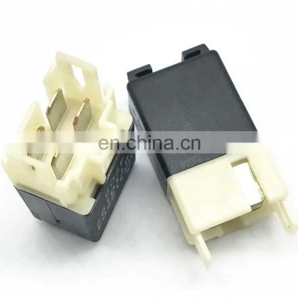 Engine Control Relay E8T10197 For Mi-tsubishi Pajero Shogun MK3 3.2 DID 2000-2006 MR312504 photo-2
