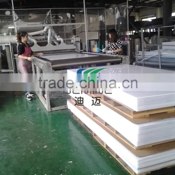 China Opal White Polycarbonate Sheet in Stock Size at 4'x8'/sheet