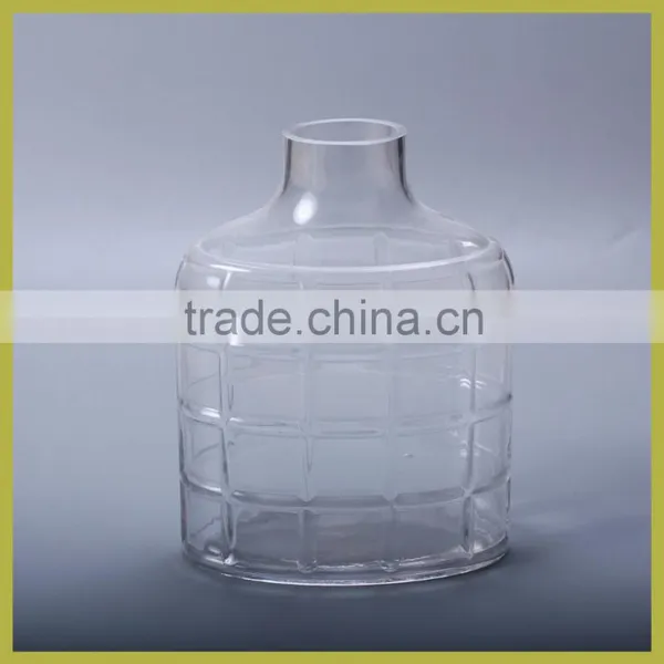 Glass Bottle Vase With Square Shape in Surface