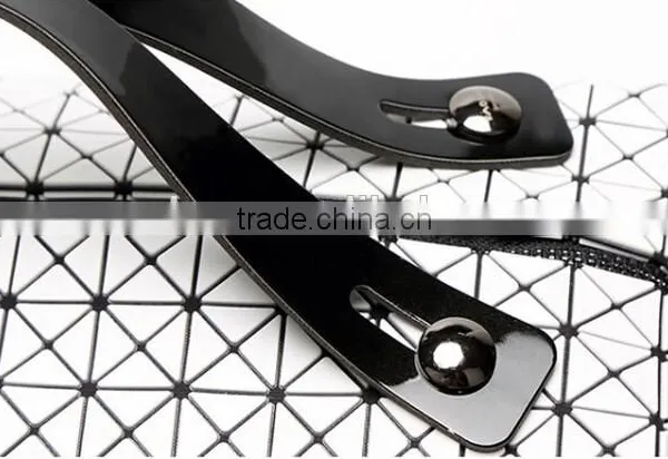 Set of Check Tote Bags With Plastic Check Design, White and Black Handbags photo-6