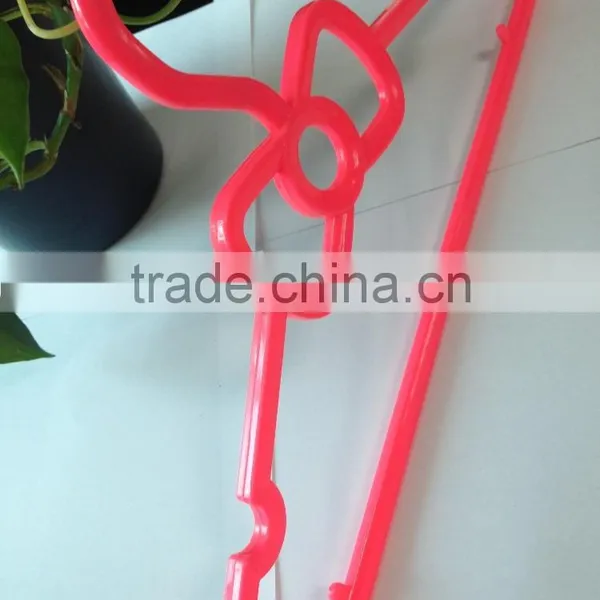 2017 China Supplie Hot Sale Plastic Hanger for Dress photo-3