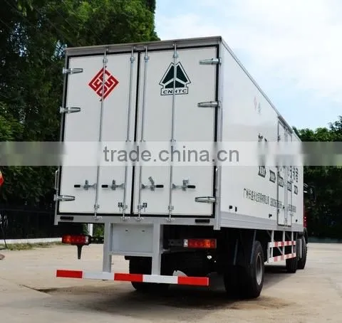 HOWO T5G MAN Engine 240HP Euro4 6X2 Motor Truck / Cargo Van Truck photo-2