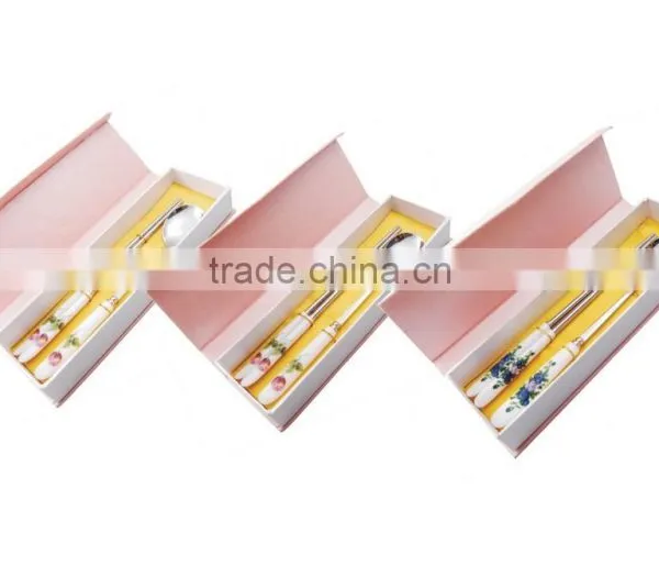 Porcelain Handle Gift Cutlery Set With Elegant Wooden Box photo-4