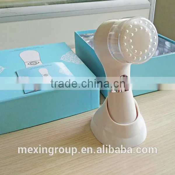 China Factory Direct Vibration Facial Cleaning Brush for Exfoliating, Microdermabrasion photo-3