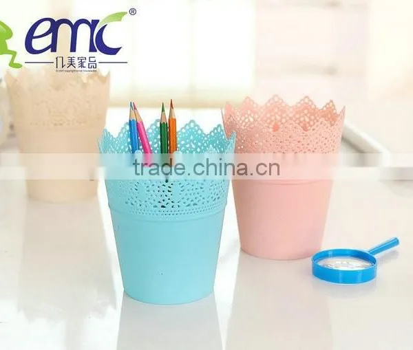 Emc Basket Storage Wire Storage Basket Plastic Storage Basket on Table photo-2