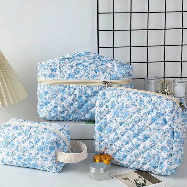 Wholesale Quilted Floral Cosmetic Bag Set Portable Cotton Makeup Bags Zipper Closure Fashionable Hanging Travel Storage Bag photo-5