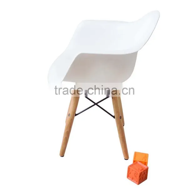Retro Modern Colorful Metal Natural Wood Dowel Leg Base Plastic Molded Armchair French Kid Dining Chair photo-4